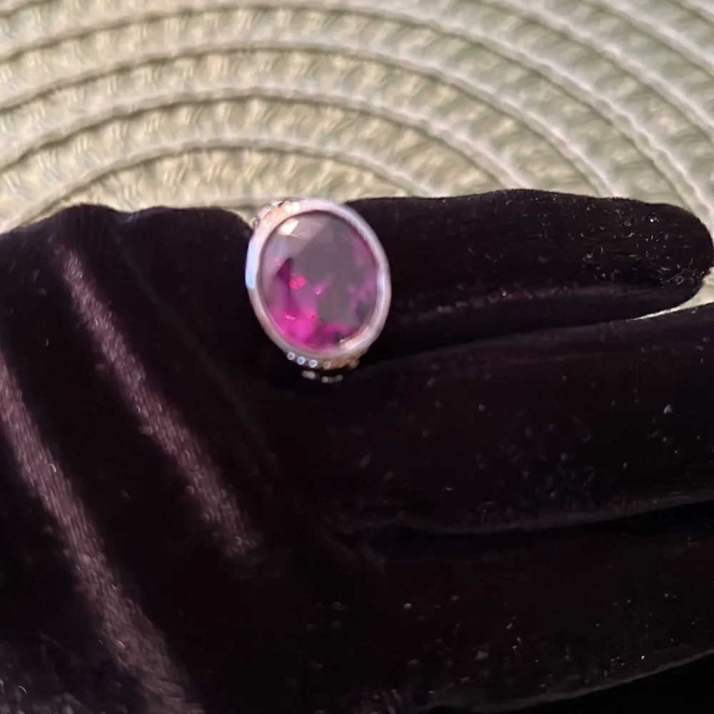 Miss Tina sz5.5 silver colored ring cutouts gold colored accent purple stone EUC